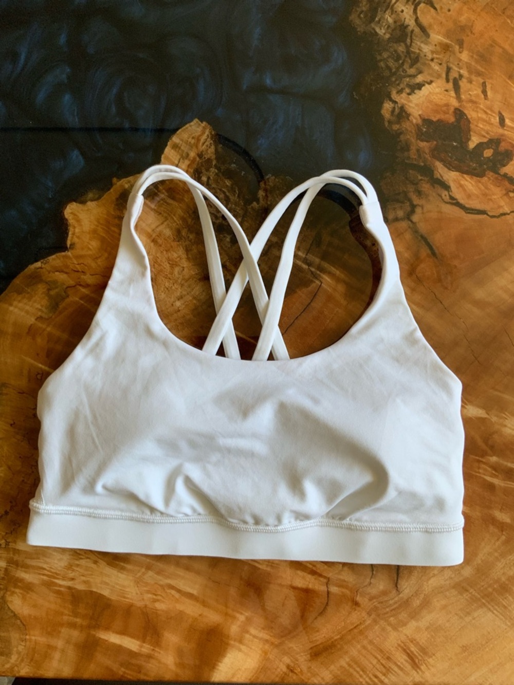 NWOT LULULEMON ENERGY Strappy Cross-Back Sports Bra - Size 6